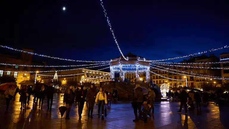 Encendido de la iluminación navideña 2022 en Pamplona. PABLO LASAOSA