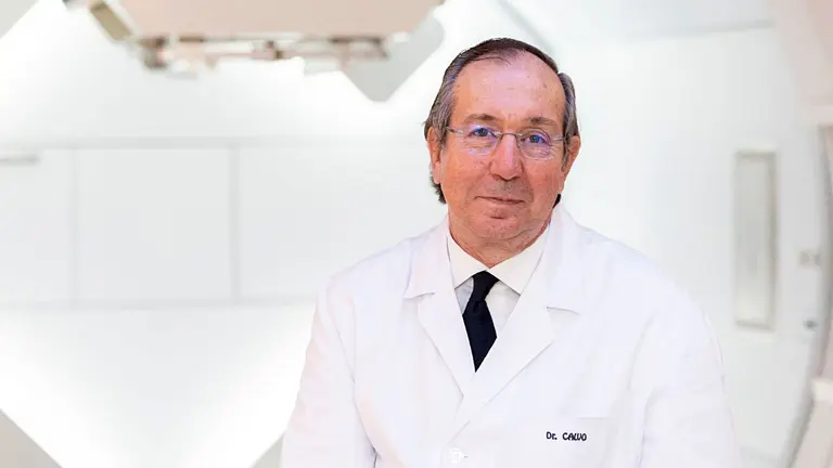 El Dr. Felipe Calvo en Unidad Protonterapia de la Clínica Universidad Navarra recibe dos premios internacionales. CEDIDA