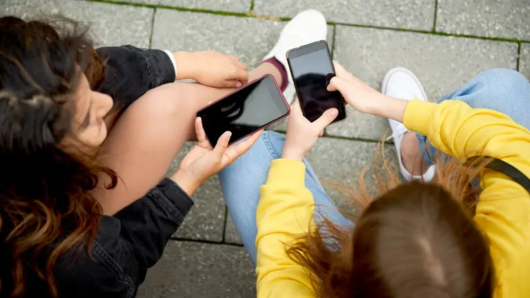 Uno de cada tres jóvenes quiere ser influencer. Shutterstock - Photo Volcano. (1)