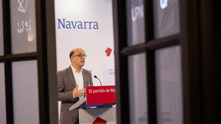 El senador de UPN, Alberto Catalán, presenta las enmiendas que va a registrar el partido regionalista a los Presupuestos Generales del Estado para 2023. IÑIGO ALZUGARAY