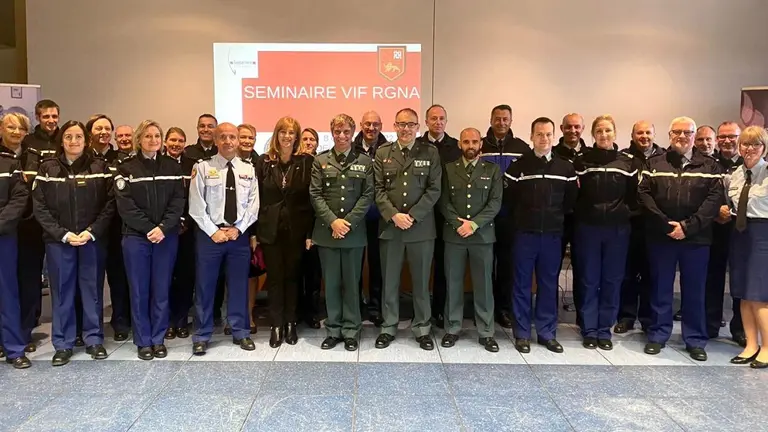 Los agentes de la Guardia Civil en Navarra compartieron con los policías franceses cómo trabajan contra la violencia de género. CEDIDA