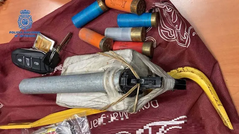 Imagen del arma intervenida. POLICÍA NACIONAL