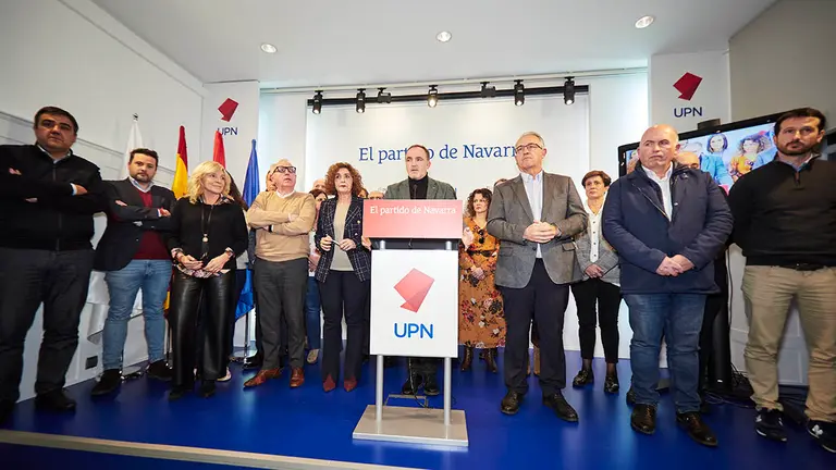 El presidente de UPN, Javier Esparza, durante una rueda de prensa, en la sede de UPN, a 12 de diciembre de 2022, en Pamplona, Navarra (España). Desde la presidencia de UPN, apuestan porque la formación regionalista se presente en solitario en las próximas elecciones  forales, por lo que no se reeditaría la coalición Navarra Suma que ha reunido en esta legislatura a UPN, PP y Ciudadanos. La rueda de prensa tiene lugar después del Comité Ejecutivo de UPN en relación con las próximas elecciones municipales y forales.
Eduardo Sanz / Europa Press
12/12/2022