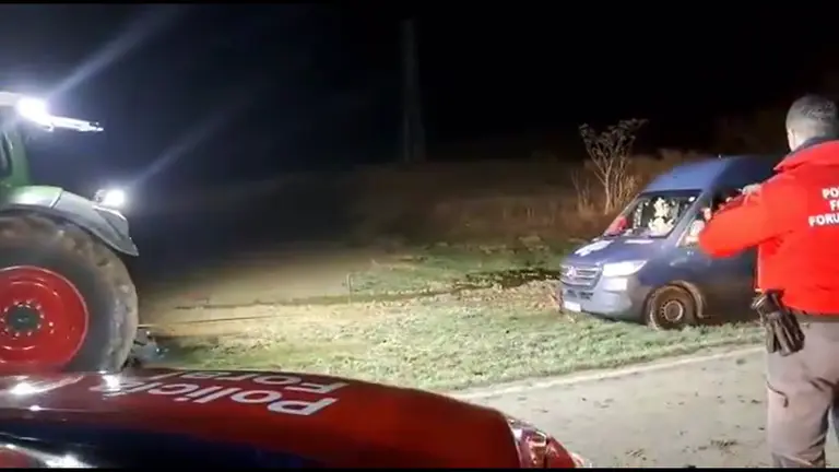 Rescate de una furgoneta atrapada en el barro en Caparroso.
ESPAÑA EUROPA SOCIEDAD NAVARRA
POLICÍA FORAL