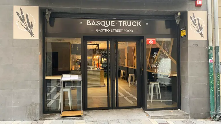 Fachada del Basque Truck en la calle Tejería 13 de Pamplona. navarra.com