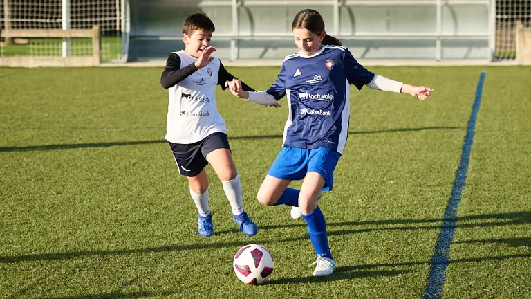 Teresianas se enfrenta a Santísimo Sacramento durante el torneo interescolar 2022. PABLO LASAOSA