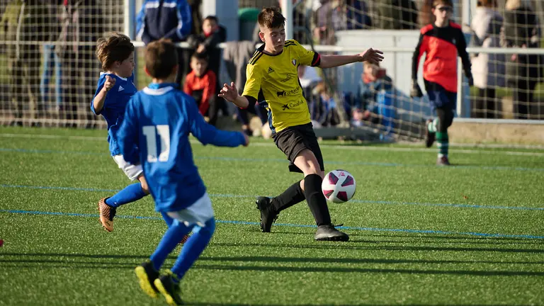 Sanducelai se enfrenta a The British School durante el torneo interescolar 2022. PABLO LASAOSA