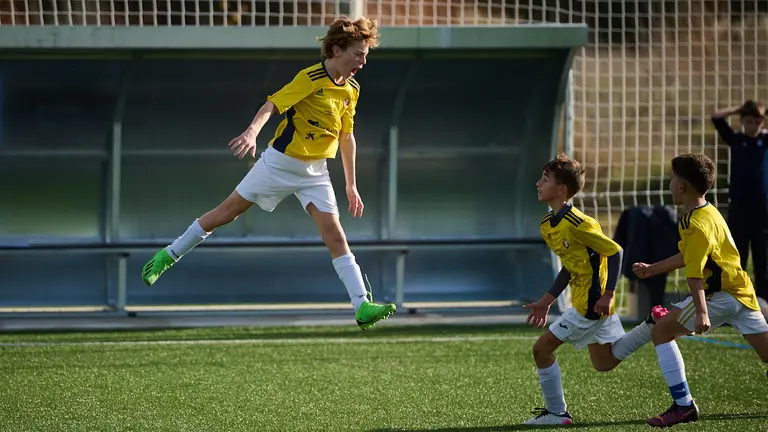 Ikastola Jaso se enfrenta a Luis Amigó durante el torneo interescolar 2022. PABLO LASAOSA