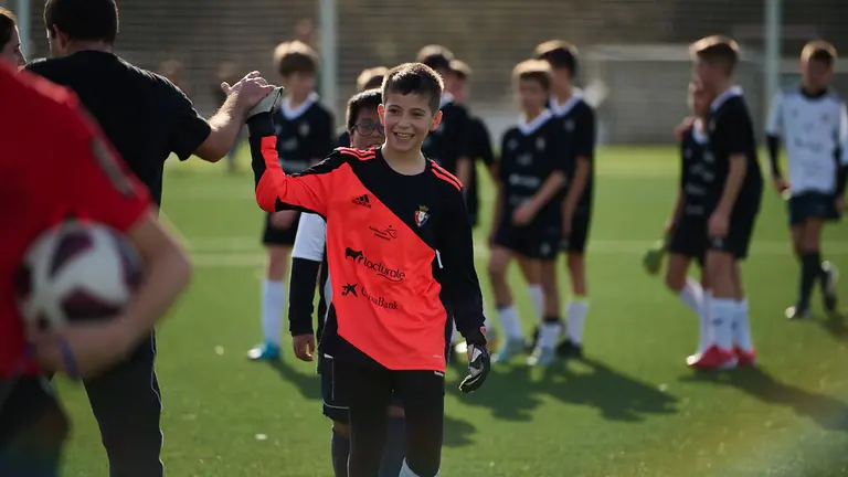 Elorri se enfrenta a Ezkaba Ikastola durante el torneo interescolar 2022. PABLO LASAOSA