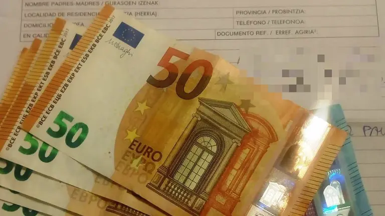 Parte del dinero recogido. POLICÍA FORAL