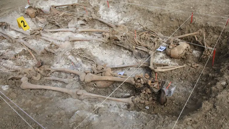 Dos ferroviarios han sido identificados en la fosa de Paternáin. CEDIDA