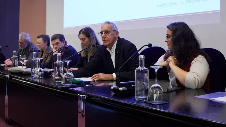 'La Atención Primaria, herida de muerte; salvarla es cosa de todos', encuentro organizado por el Foro Médico de Atención Primaria de Navarra en el que participan representantes del Servicio Navarro de Salud, profesionales de los centros de salud y organizaciones de consumidores y pacientes. IÑIGO ALZUGARAY