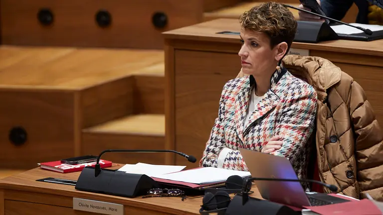 Chivite en el pleno del Parlamento de Navarra. IÑIGO ALZUGARAY