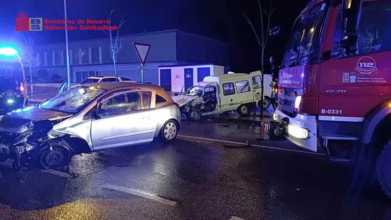 Trasladada una persona al Hospital García Orcoyen de Estella tras un accidente en el polígono Merkatondoa. BOMBEROS DE NAVARRA