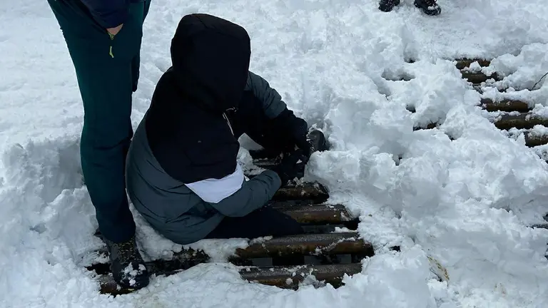 Rescatado en Olazti un montañero que había quedado atrapado en un paso canadiense. BOMBEROS DE NAVARRA