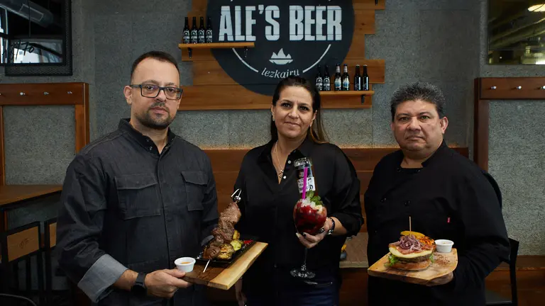 Bar Restaurante Ale's Beer  en la plaza Lakuondo 3 de Pamplona. IÑIGO ALZUGARAY