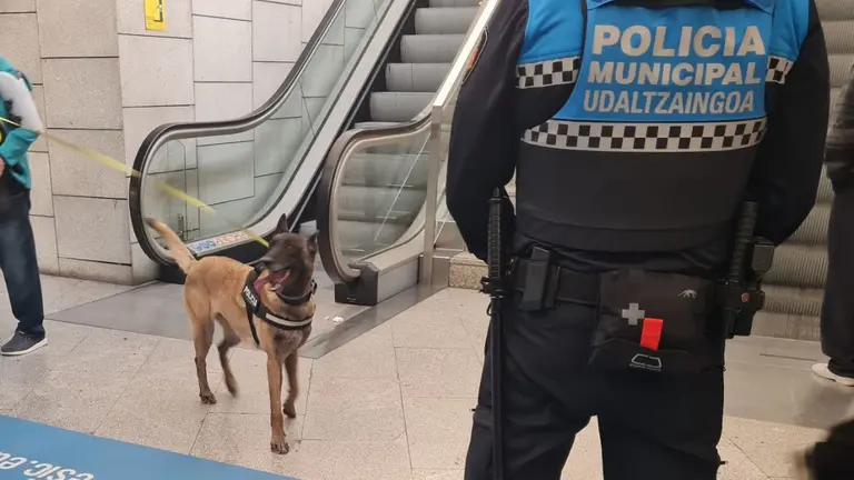 La Policía Municipal de Pamplona ha realizado este fin de semana 15 incautaciones de droga en la vía pública. CEDIDA