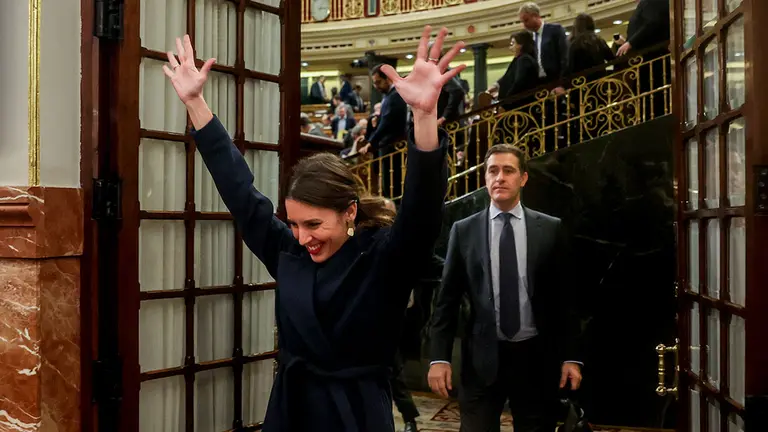 La ministra de Igualdad, Irene Montero, celebra la aprobación de la Ley Trans. RICARDO RUBIO / EUROPA PRESS
