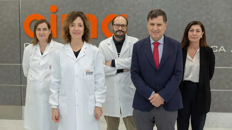 Carmen Ochoa, Carmen Molina, Álvaro Teijeira,
Ignacio Melero y Belén Palencia investigan nuevas inmunoterapias y estrategias de
administración de fármacos oncológicos de origen marino. CIMA
