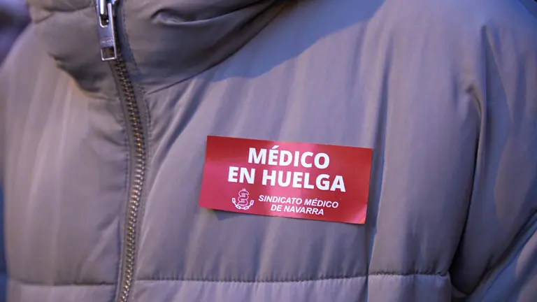 Concentración convocada por el Sindicato Médico de Navarra bajo el lema 'Recuperemos la sanidad navarra'. IÑIGO ALZUGARAY