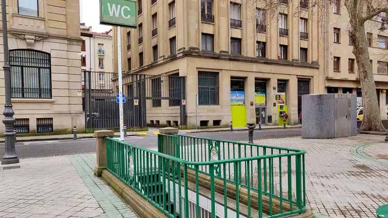 Aseos públicos del paseo de Sarasate - AYUNTAMIENTO DE PAMPLONA - Archivo