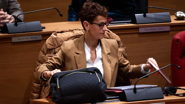 La presidenta de Navarra, María Chivite, en el Parlamento de Navarra. IÑIGO ALZUGARAY