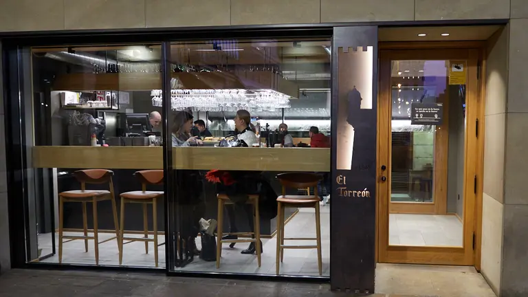 Restaurante El Torreón del Castillo, en la plaza del Castillo 18 de Pamplona. IÑIGO ALZUGARAY