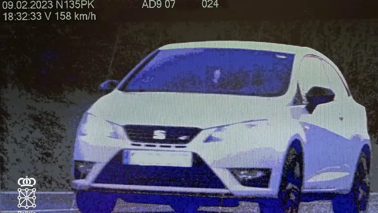 Imagen del radar del vehículo sorprendido a gran velocidad por una carretera de montaña en Navarra. POLICÍA FORAL