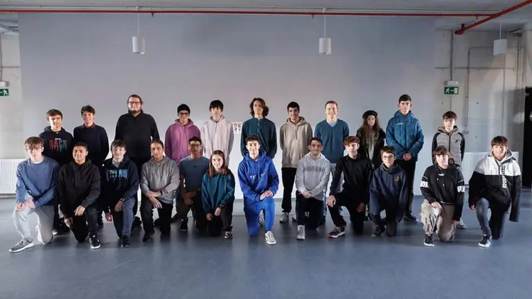 Aimar Seminario Unzu, el segundo por la izquierda en la fila de arriba, junto al grupo de la Olimpiada de Informática de la Universidad Pública de Navarra. UPNA