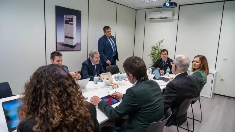 Reunión del consejo de administración de Jofemar en Peralta en la que participaron el consejero de Industria, Mikel Irujo y miembros de Sodena. JOFEMAR