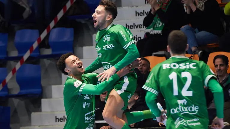 Partido de la LNFS entre Xota FS e Industrias Santa Coloma disputado en el Pabellón Anaitasuna. IÑIGO ALZUGARAY