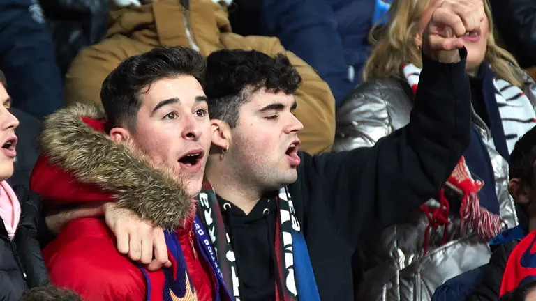 La grada de El Sadar durante el partido de La Liga Santander entre Osasuna y Real Madrid. IÑIGO ALZUGARAY