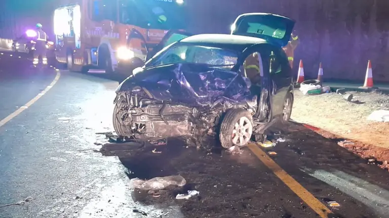 Fallece una niña de 10 años tras el choque frontal entre dos coches en Manises (Valencia). CONSORCIO PROVINCIAL DE BOMBEROS DE VALENCIA