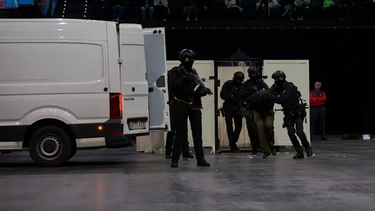 Jornada de puertas abiertas de la Policía Foral en el Navarra Arena. IRANZU LARRASOAÑA