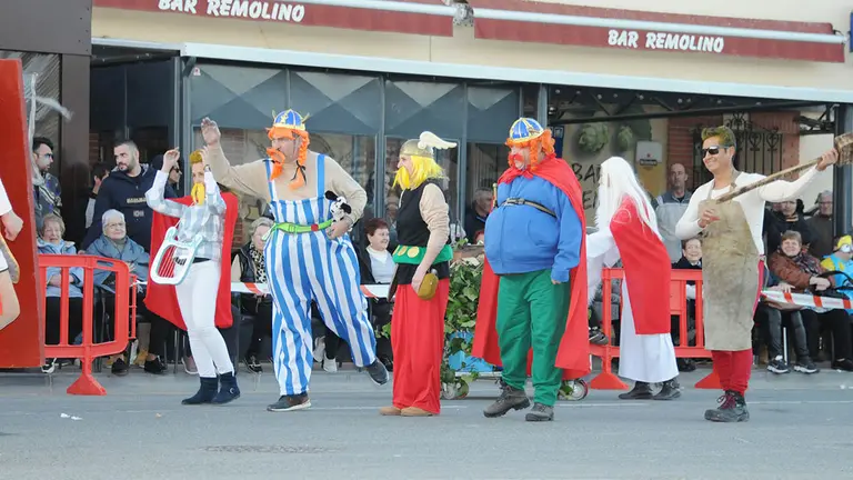 Caparroso celebra los carnavales con cientos de personas disfrazadas. AMAYA LUQUI LUQUI