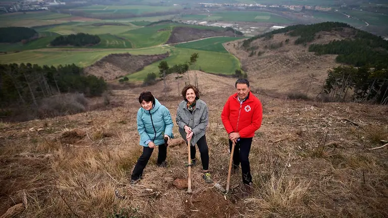Medio Ambiente firma un convenio con Cruz Roja para la reforestación de 10 hectáreas de monte en Arazuri y Aibar. GOBIERNO DE NAVARRA