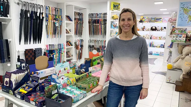 Alexandra Roldán en el interior de su tienda Alehome en Pamplona. Navarra.com