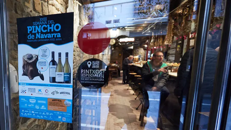 Inicio de la XXIII Semana del Pincho de Navarra que tiene lugar del 17 al 26 de marzo de 2023 con la participación de 47 establecimientos de Pamplona, Artica, Ayegui, Corella, Puente La Reina, Tafalla, Tudela y Viana. IÑIGO ALZUGARAY