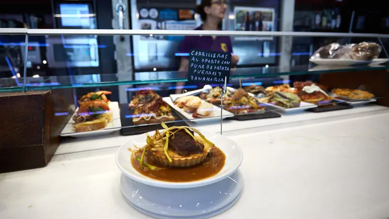 Inicio de la XXIII Semana del Pincho de Navarra que tiene lugar del 17 al 26 de marzo de 2023 con la participación de 47 establecimientos de Pamplona, Artica, Ayegui, Corella, Puente La Reina, Tafalla, Tudela y Viana. IÑIGO ALZUGARAY