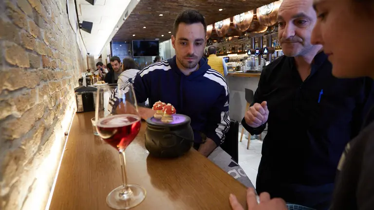 Inicio de la XXIII Semana del Pincho de Navarra que tiene lugar del 17 al 26 de marzo de 2023 con la participación de 47 establecimientos de Pamplona, Artica, Ayegui, Corella, Puente La Reina, Tafalla, Tudela y Viana. IÑIGO ALZUGARAY