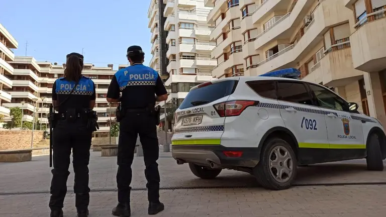 Dos agentes de la Policía Local de Tudela. NAVARRA.COM