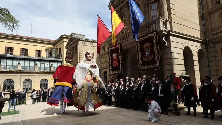 El baile de los Gigantes de Pamplona en le Palacio de Navarra. GOBIERNO DE NAVARRA