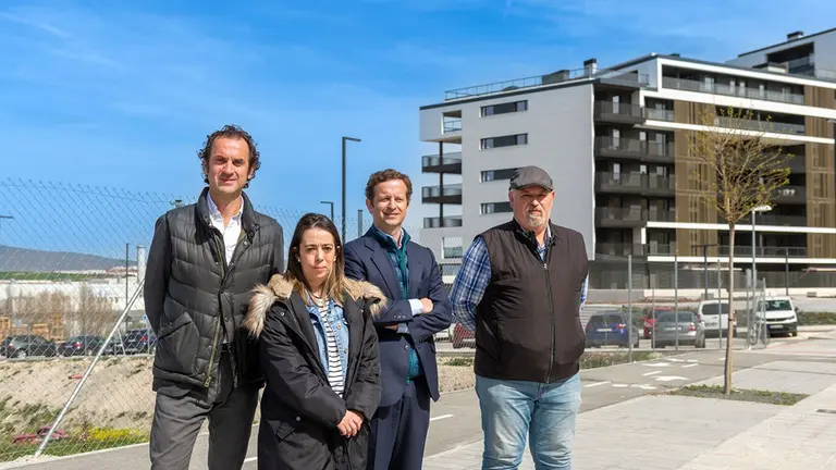 La alcaldesa de Barañáin y Kronos Real Estate Group visitan los nuevos proyectos urbanísticos del municipio. CEDIDA