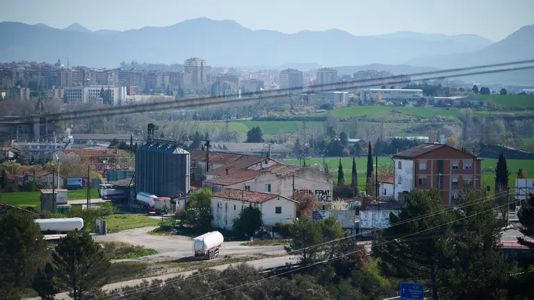 Zona donde se construirá la nueva estación del TAV en Echavacoiz y la avenida Aróstegui. PABLO LASAOSA 
