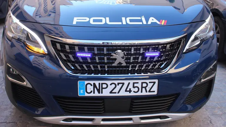 Coche de Policía - POLICÍA NACIONAL