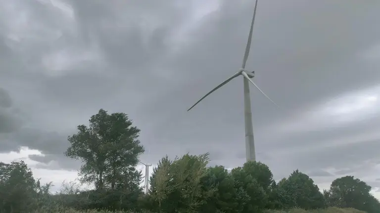 Uno de los aerogeneradores instalados en Buñuel - CAMBIEMOS BUÑUEL