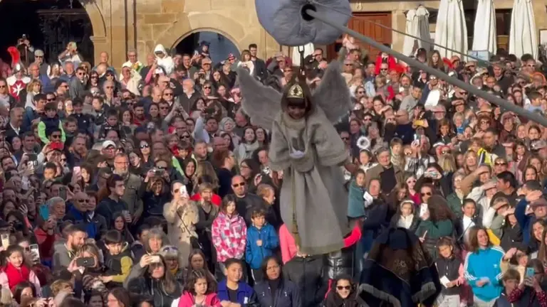 Bajada del Ángel de Tudela 2023. JESÚS MARQUINA