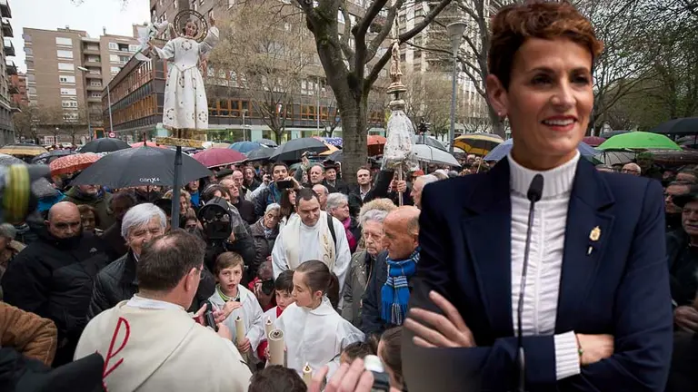 Recibimiento del Ángel de Aralar a Pamplona junto a una foto de María Chivite.