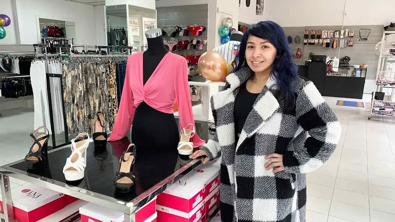 Ana Isabel Ruiz Jiménez en la tienda A&E Moda y Complementos de Pamplona. Navarra.com