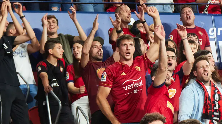 La grada del estadio de El Sadar durante el partido de la Liga Santander entre CA Osasuna y Real Sociedad disputado en Pamplona. IÑIGO ALZUGARAY